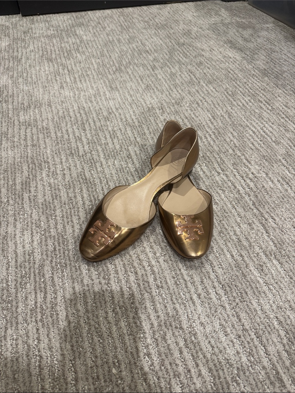 Tory Burch Metallic Gold D’Orsay Logo Flats – Size 9.5M